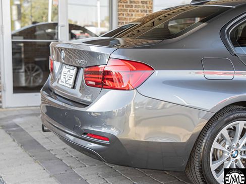 Used 2017 BMW 320i xDrive Sedan image 11