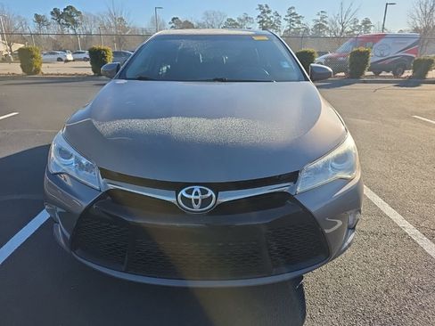 Used 2017 Toyota Camry SE image 12