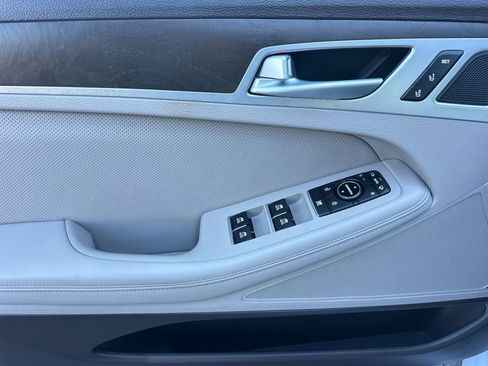 Used 2015 Hyundai Genesis 3.8 w/ Option Group 04 image 11