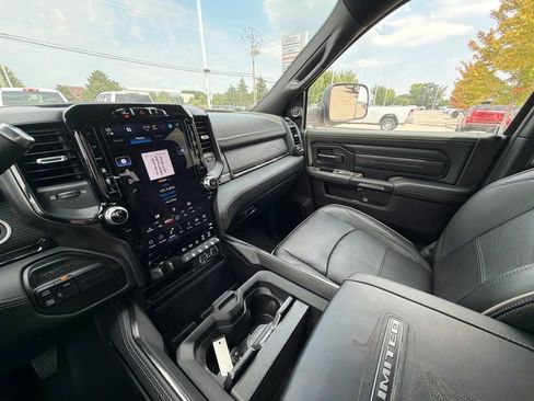 Used 2022 RAM 2500 Limited AWD/4WD image 24
