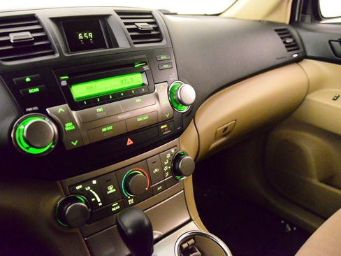 Used 2012 Toyota Highlander FWD image 27