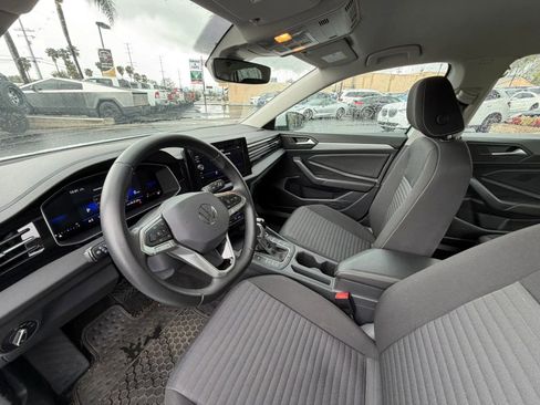 Used 2025 Volkswagen Jetta S image 11