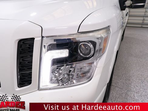 Used 2019 Nissan Titan PRO-4X w/ Pro-4x Convenience Package AWD/4WD image 8