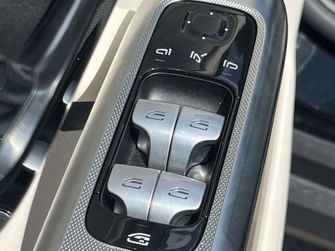 Certified 2025 Mercedes-Benz GLC 300 4MATIC image 19