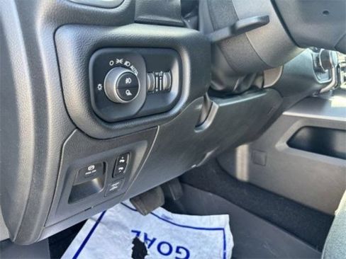 Certified 2025 RAM 1500 Big Horn AWD/4WD image 29