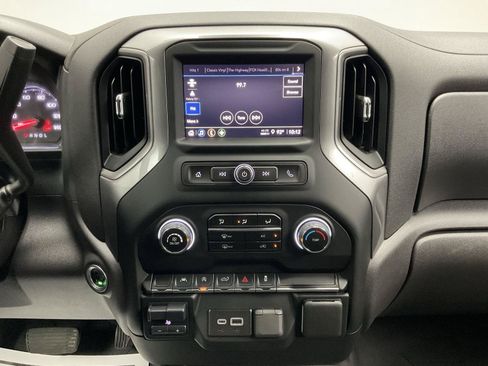Certified 2024 Chevrolet Silverado 1500 Custom AWD/4WD image 15