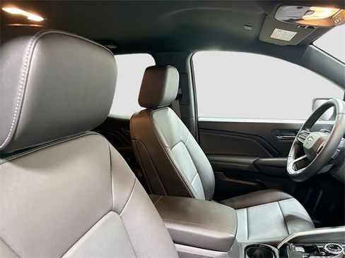 New 2024 Chevrolet Colorado LT w/ LT Convenience Package III image 31