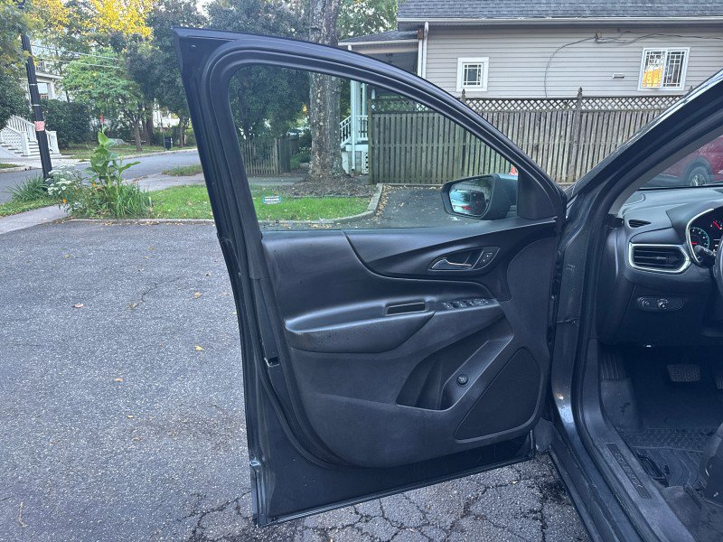 Used 2018 Chevrolet Equinox LT FWD image 8