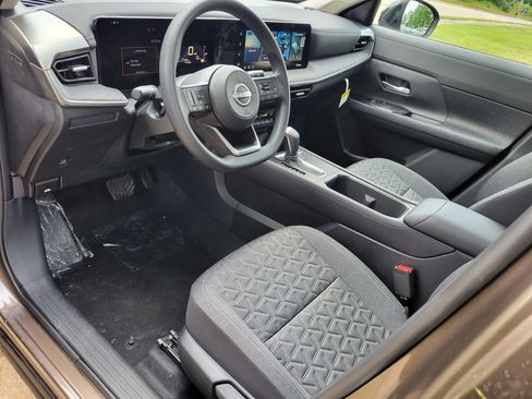 New 2026 Nissan Kicks SV w/ SV Premium Package AWD/4WD image 6