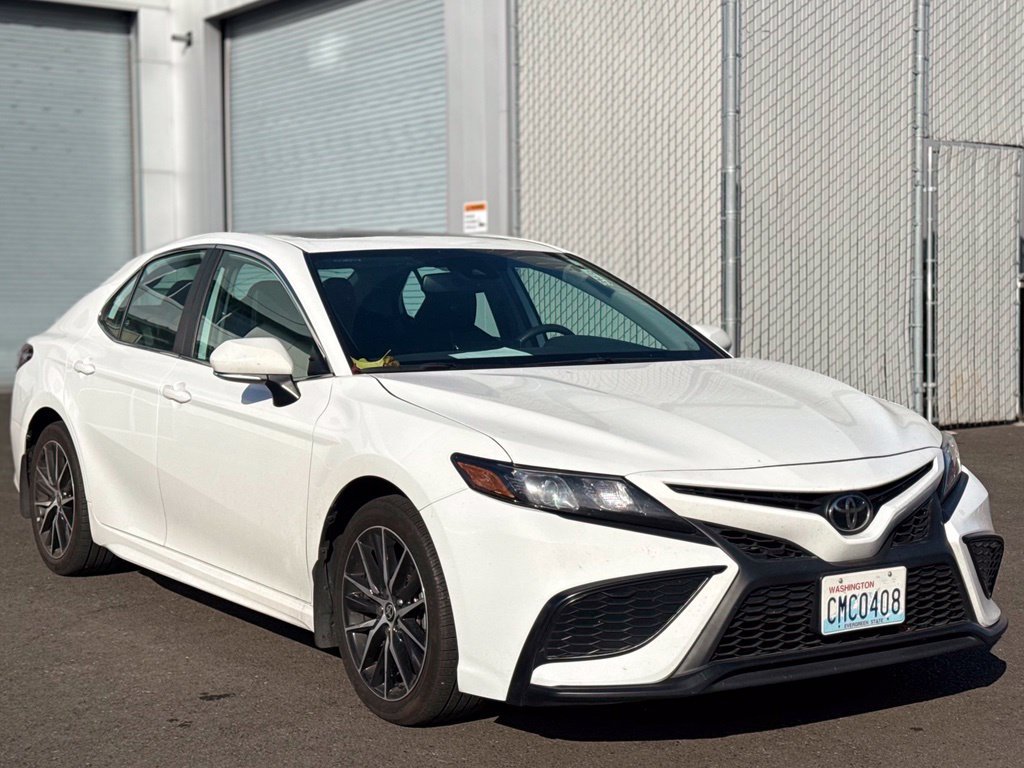 Used 2024 Toyota Camry SE w/ Convenience Package FWD image 7