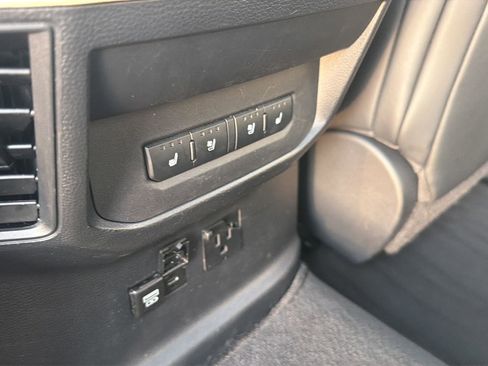 Used 2023 Toyota Tundra Capstone AWD/4WD image 12