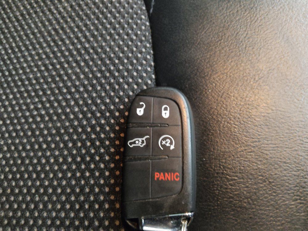 Used 2017 Jeep Compass Trailhawk w/ Safe & Security Group AWD/4WD image 32