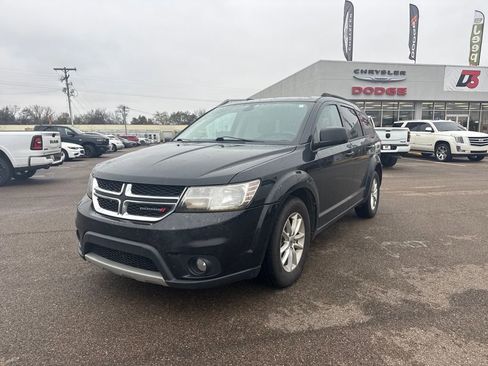 Used 2019 Dodge Journey SE w/ Premium Group image 2