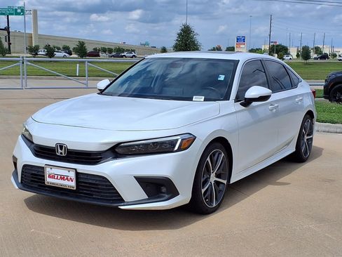 Used 2023 Honda Civic Touring image 4