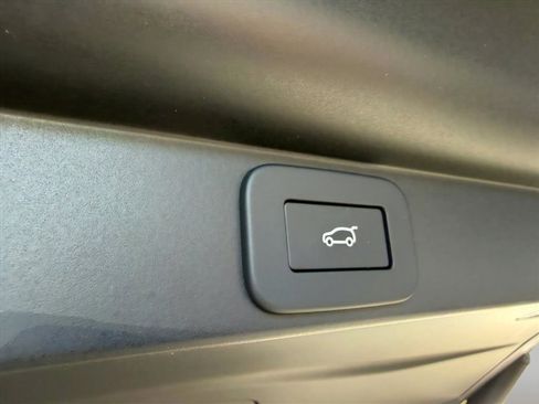 New 2026 Land Rover Range Rover SE image 19