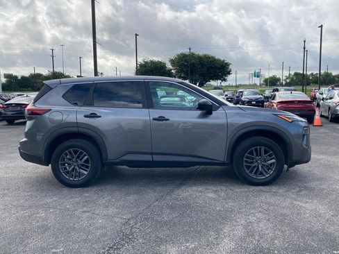 Used 2024 Nissan Rogue S FWD image 4
