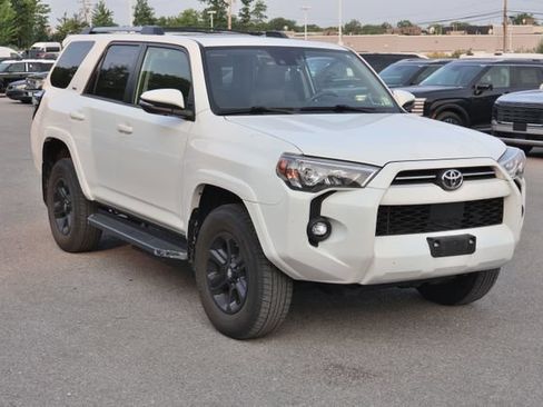 Used 2021 Toyota 4Runner SR5 Premium w/ Moonroof Package AWD/4WD image 9