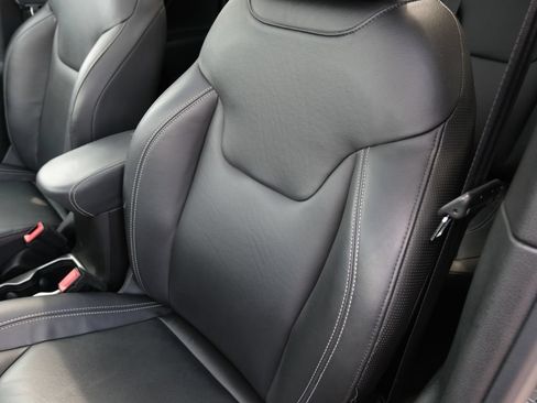 Used 2022 Jeep Renegade Limited w/ Sun, Sound & Wheels Group AWD/4WD image 24