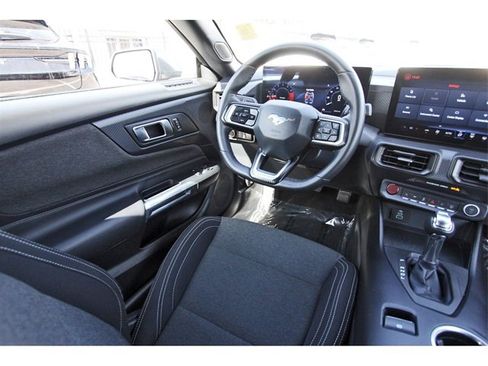 Used 2025 Ford Mustang Coupe image 7