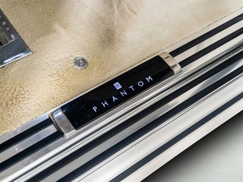 Used 2019 Rolls-Royce Phantom Sedan image 37