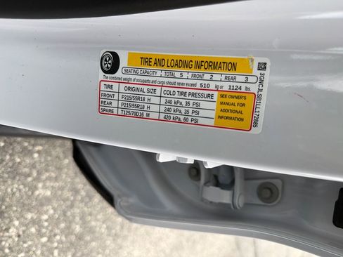 Used 2020 Chevrolet Trax LT w/ Sun & Sound Package FWD image 31