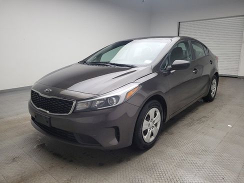 Used 2017 Kia Forte LX w/ LX Popular Package image 2