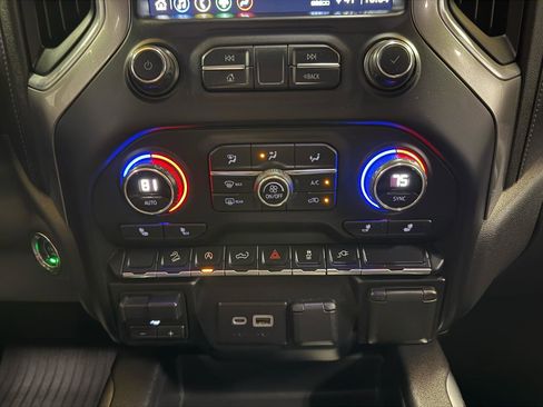 Used 2020 Chevrolet Silverado 1500 LT Trail Boss image 19