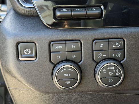 Used 2024 Chevrolet Silverado 1500 High Country w/ High Country Premium Package image 25