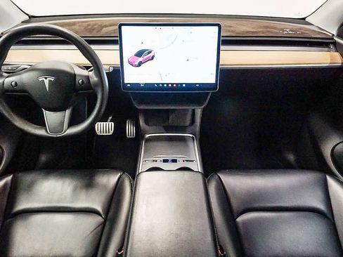 Used 2022 Tesla Model Y Performance image 12