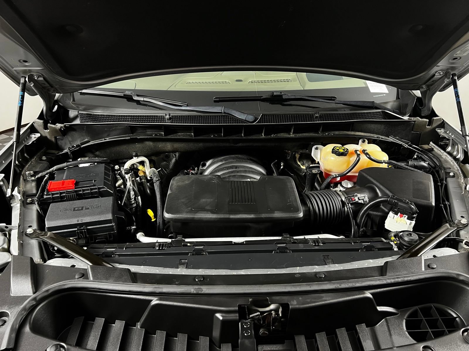 Used 2023 GMC Yukon XL Denali AWD/4WD image 9