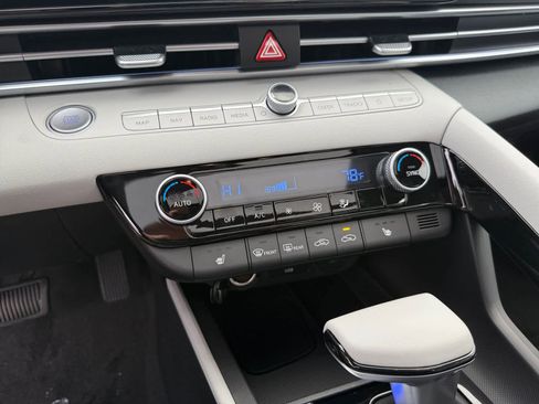 New 2026 Hyundai Elantra Limited image 19