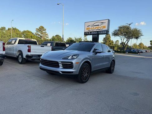 Used 2023 Porsche Cayenne AWD/4WD image 45