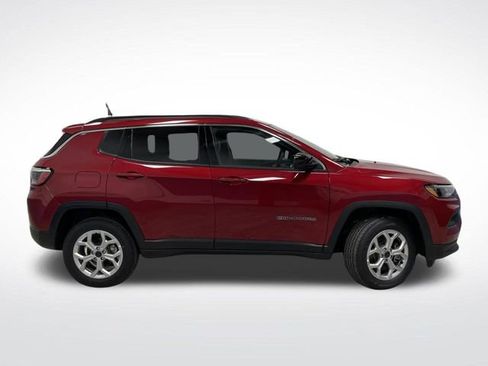 New 2025 Jeep Compass Latitude w/ Sun & Sound Group image 2