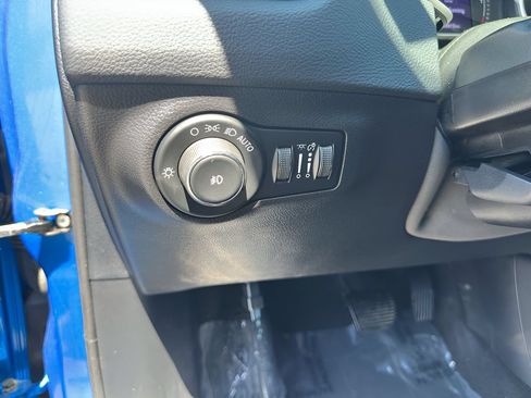 Used 2020 Jeep Compass Latitude FWD image 13