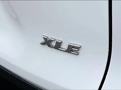 Used 2021 Toyota RAV4 XLE image 29