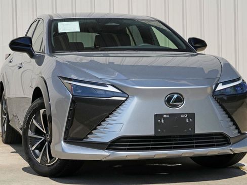Used 2025 Lexus RZ 300e w/ Accessory Package (Z1) FWD image 2
