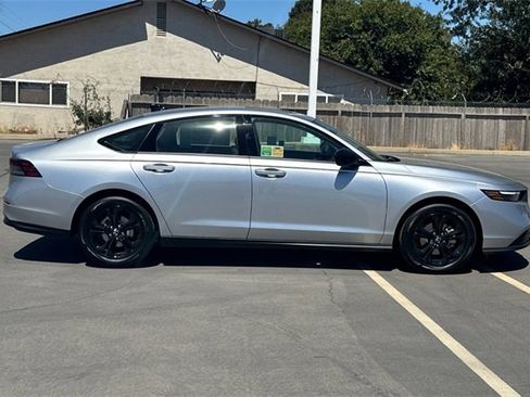 New 2025 Honda Accord SE image 3