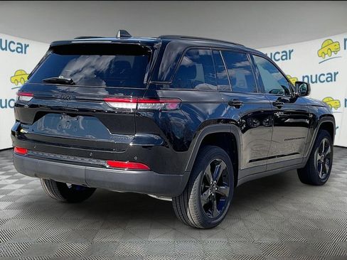 Used 2025 Jeep Grand Cherokee Limited w/ Black Appearance Package AWD/4WD image 6