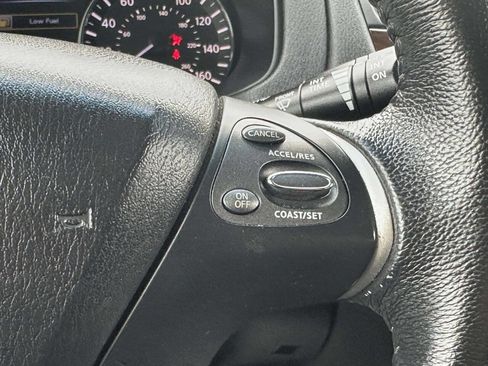 Used 2013 Nissan Pathfinder SL AWD/4WD image 32