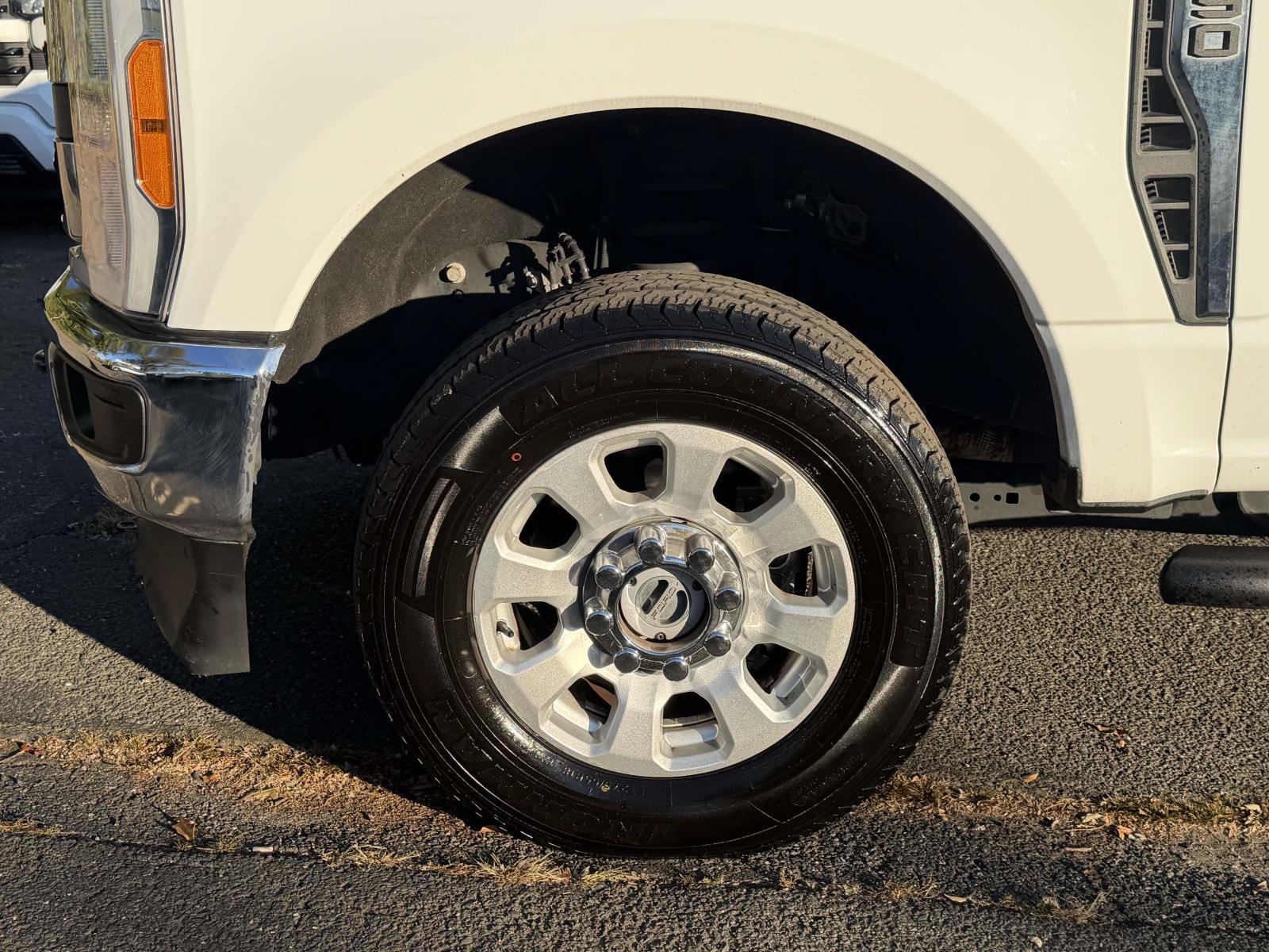 Used 2023 Ford F250 XLT AWD/4WD image 8