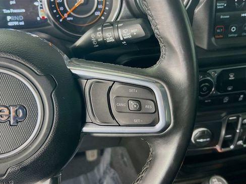 Used 2022 Jeep Wrangler Unlimited Sahara AWD/4WD image 19