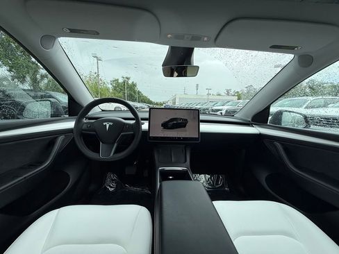 Used 2023 Tesla Model Y Long Range image 16