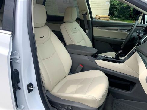 Used 2024 Cadillac XT5 Premium Luxury w/ Technology Package AWD/4WD image 7