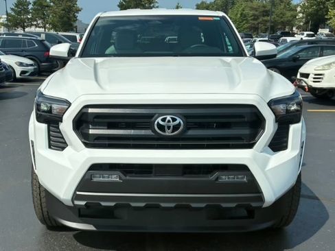 Used 2026 Toyota Tacoma SR5 AWD/4WD image 2