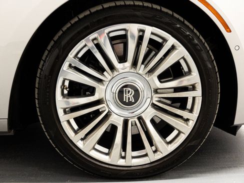 Used 2022 Rolls-Royce Ghost w/ Ghost Package image 20