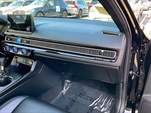 Used 2025 Honda Civic Sport image 16