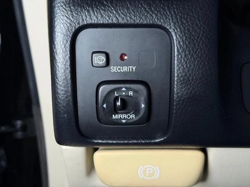 Used 2004 Lexus SC 430 Convertible RWD image 25