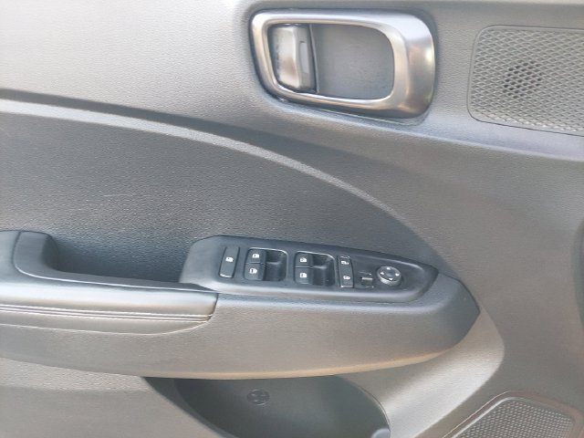 Used 2023 Hyundai Venue Limited w/ Cargo Package FWD image 30
