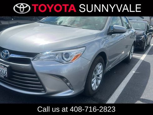 Used 2017 Toyota Camry LE image 1