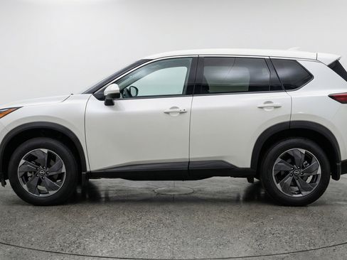 Used 2025 Nissan Rogue SV image 5